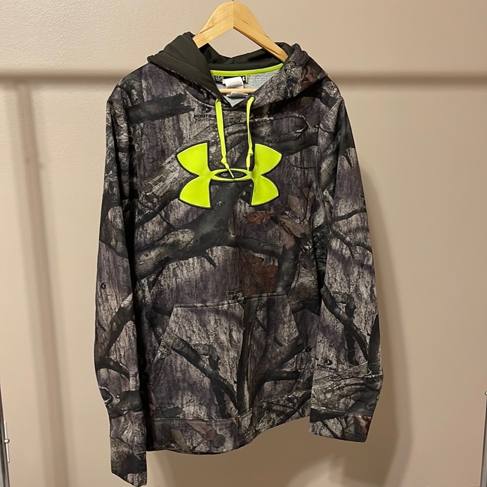Camo Under Armour hoodie